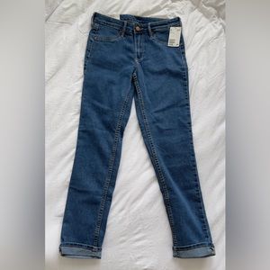 H&M Blue Skinny Ankle Jeans!! 💙👖